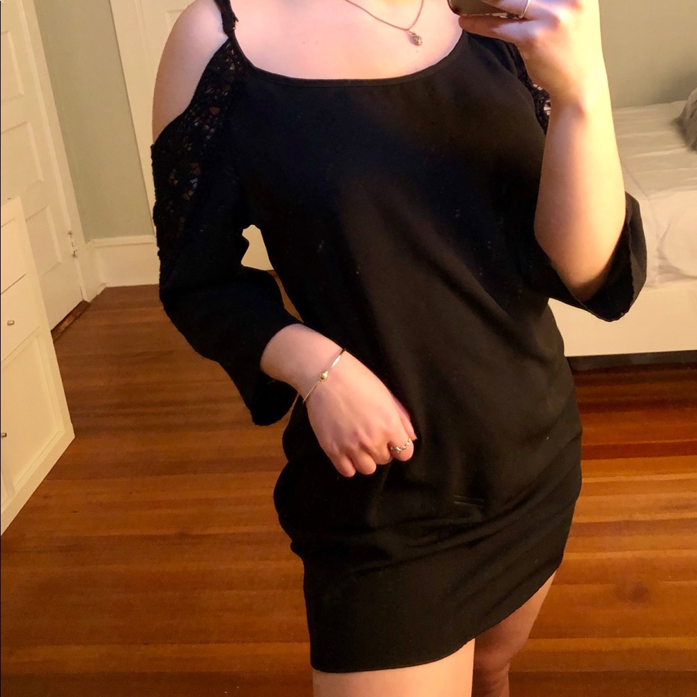 BLACK DRESS WITH CUT OUT SHOULDERS